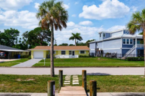 Sunshine On The River 3 Bedroom Waterfront property home, Bradenton